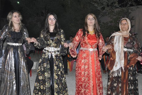 Yüksekova'da 17.18 Temmuz 2010 tarihleri arasında evlenen çiftleri sizler için sayfamıza taşıdık.