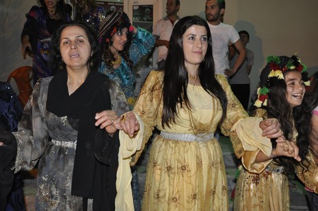 Yüksekova'da 17.18 Temmuz 2010 tarihleri arasında evlenen çiftleri sizler için sayfamıza taşıdık.