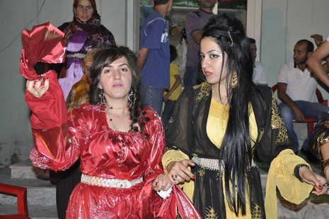 Yüksekova'da 17.18 Temmuz 2010 tarihleri arasında evlenen çiftleri sizler için sayfamıza taşıdık.