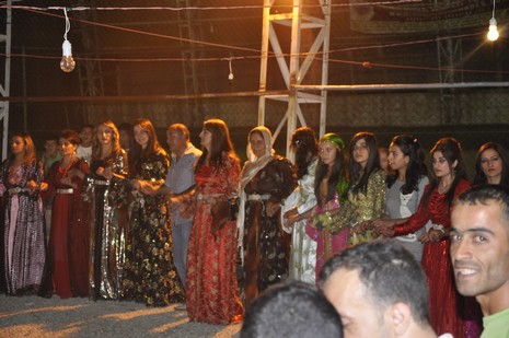 Yüksekova'da 17.18 Temmuz 2010 tarihleri arasında evlenen çiftleri sizler için sayfamıza taşıdık.