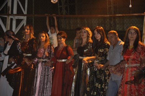 Yüksekova'da 17.18 Temmuz 2010 tarihleri arasında evlenen çiftleri sizler için sayfamıza taşıdık.