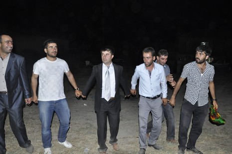 Yüksekova'da 17.18 Temmuz 2010 tarihleri arasında evlenen çiftleri sizler için sayfamıza taşıdık.