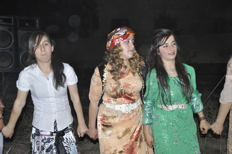 Yüksekova'da 17.18 Temmuz 2010 tarihleri arasında evlenen çiftleri sizler için sayfamıza taşıdık.