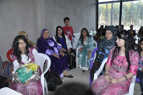 Yüksekova'da 17.18 Temmuz 2010 tarihleri arasında evlenen çiftleri sizler için sayfamıza taşıdık.