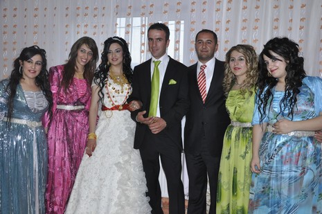 Yüksekova'da 17.18 Temmuz 2010 tarihleri arasında evlenen çiftleri sizler için sayfamıza taşıdık.