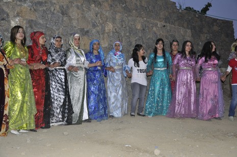 Yüksekova'da 17.18 Temmuz 2010 tarihleri arasında evlenen çiftleri sizler için sayfamıza taşıdık.