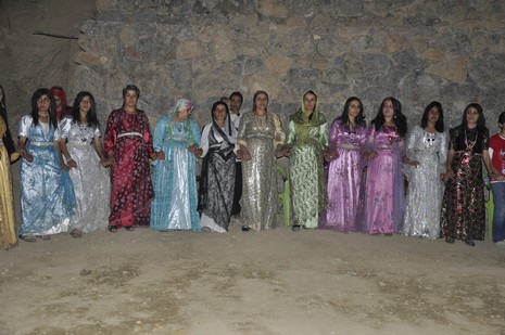 Yüksekova'da 17.18 Temmuz 2010 tarihleri arasında evlenen çiftleri sizler için sayfamıza taşıdık.