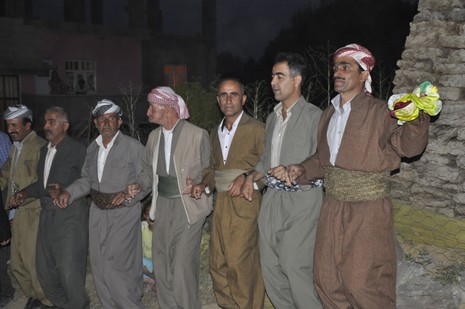 Yüksekova'da 17.18 Temmuz 2010 tarihleri arasında evlenen çiftleri sizler için sayfamıza taşıdık.