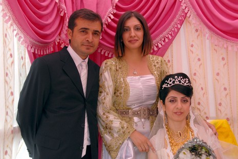 24-25.07.2010 tarihlerinde Yüksekva'da dünya evine giren bazı çiftlerimizi sizler için sayfamıza taşıdık