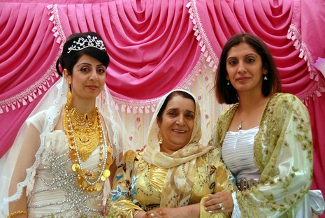 24-25.07.2010 tarihlerinde Yüksekva'da dünya evine giren bazı çiftlerimizi sizler için sayfamıza taşıdık