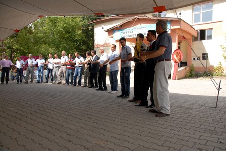 24-25.07.2010 tarihlerinde Yüksekva'da dünya evine giren bazı çiftlerimizi sizler için sayfamıza taşıdık