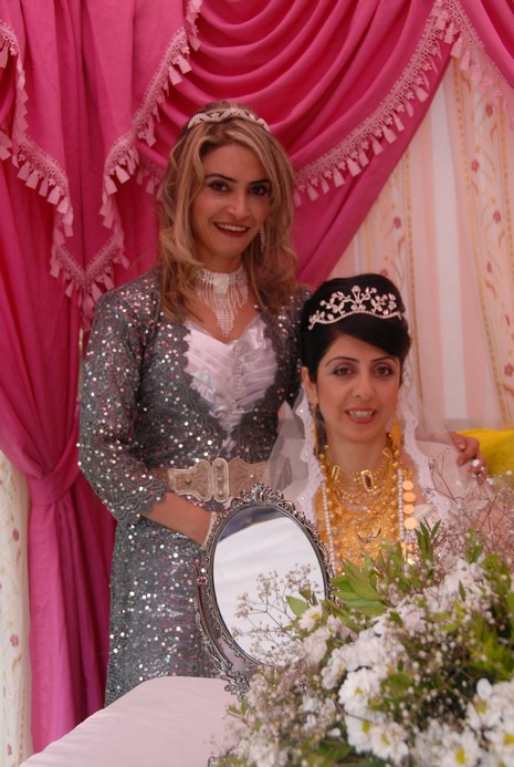 24-25.07.2010 tarihlerinde Yüksekva'da dünya evine giren bazı çiftlerimizi sizler için sayfamıza taşıdık