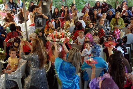 24-25.07.2010 tarihlerinde Yüksekva'da dünya evine giren bazı çiftlerimizi sizler için sayfamıza taşıdık