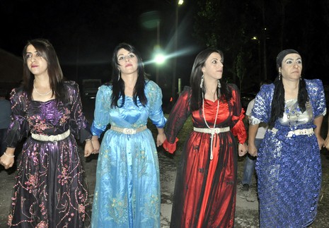 24-25.07.2010 tarihlerinde Yüksekva'da dünya evine giren bazı çiftlerimizi sizler için sayfamıza taşıdık