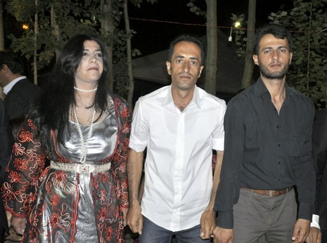 24-25.07.2010 tarihlerinde Yüksekva'da dünya evine giren bazı çiftlerimizi sizler için sayfamıza taşıdık