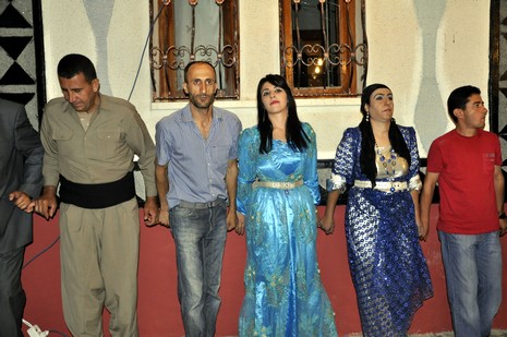 24-25.07.2010 tarihlerinde Yüksekva'da dünya evine giren bazı çiftlerimizi sizler için sayfamıza taşıdık