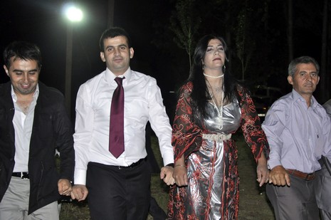 24-25.07.2010 tarihlerinde Yüksekva'da dünya evine giren bazı çiftlerimizi sizler için sayfamıza taşıdık