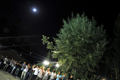 24-25.07.2010 tarihlerinde Yüksekva'da dünya evine giren bazı çiftlerimizi sizler için sayfamıza taşıdık