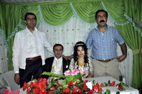 24-25.07.2010 tarihlerinde Yüksekva'da dünya evine giren bazı çiftlerimizi sizler için sayfamıza taşıdık