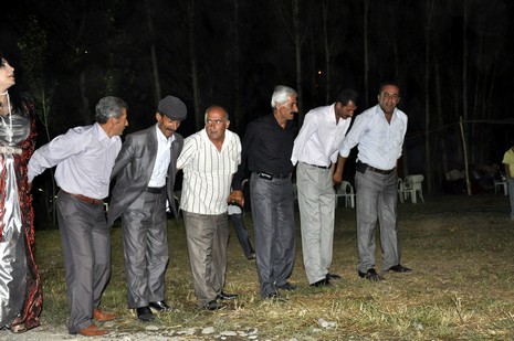 24-25.07.2010 tarihlerinde Yüksekva'da dünya evine giren bazı çiftlerimizi sizler için sayfamıza taşıdık