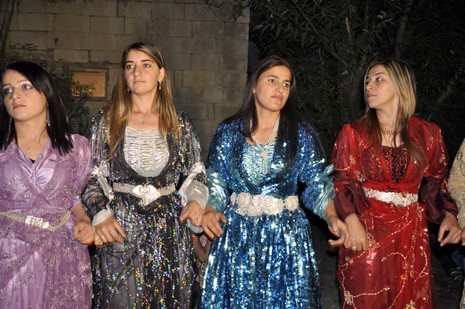 24-25.07.2010 tarihlerinde Yüksekva'da dünya evine giren bazı çiftlerimizi sizler için sayfamıza taşıdık