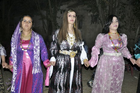 24-25.07.2010 tarihlerinde Yüksekva'da dünya evine giren bazı çiftlerimizi sizler için sayfamıza taşıdık