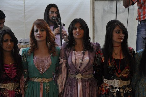 24-25.07.2010 tarihlerinde Yüksekva'da dünya evine giren bazı çiftlerimizi sizler için sayfamıza taşıdık