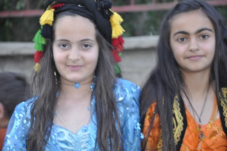 24-25.07.2010 tarihlerinde Yüksekva'da dünya evine giren bazı çiftlerimizi sizler için sayfamıza taşıdık