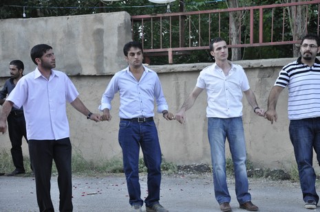 24-25.07.2010 tarihlerinde Yüksekva'da dünya evine giren bazı çiftlerimizi sizler için sayfamıza taşıdık