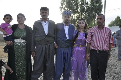 24-25.07.2010 tarihlerinde Yüksekva'da dünya evine giren bazı çiftlerimizi sizler için sayfamıza taşıdık