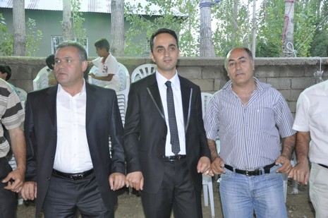 24-25.07.2010 tarihlerinde Yüksekva'da dünya evine giren bazı çiftlerimizi sizler için sayfamıza taşıdık