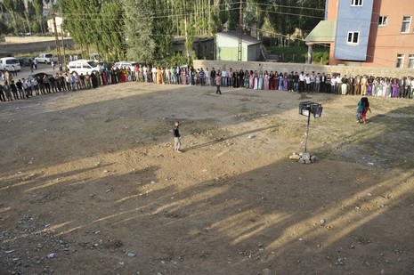 24-25.07.2010 tarihlerinde Yüksekva'da dünya evine giren bazı çiftlerimizi sizler için sayfamıza taşıdık