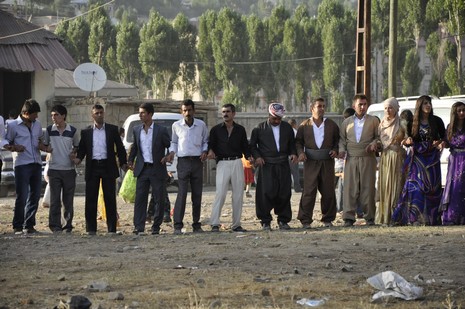 24-25.07.2010 tarihlerinde Yüksekva'da dünya evine giren bazı çiftlerimizi sizler için sayfamıza taşıdık