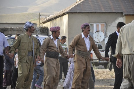 24-25.07.2010 tarihlerinde Yüksekva'da dünya evine giren bazı çiftlerimizi sizler için sayfamıza taşıdık