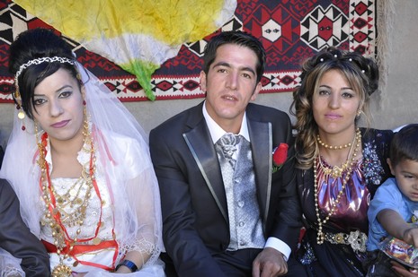 24-25.07.2010 tarihlerinde Yüksekva'da dünya evine giren bazı çiftlerimizi sizler için sayfamıza taşıdık