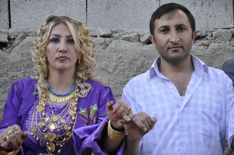 24-25.07.2010 tarihlerinde Yüksekva'da dünya evine giren bazı çiftlerimizi sizler için sayfamıza taşıdık