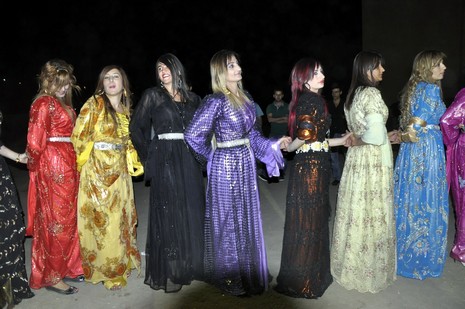 30-31.07.2010 tarihlerinde Yüksekva'da dünya evine giren bazı çiftlerimizi sizler için sayfamıza taşıdık