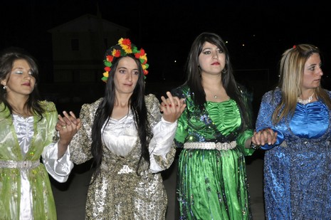 30-31.07.2010 tarihlerinde Yüksekva'da dünya evine giren bazı çiftlerimizi sizler için sayfamıza taşıdık