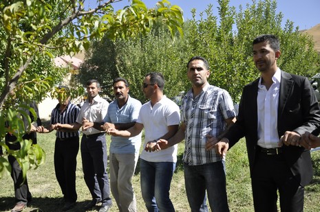 30-31.07.2010 tarihlerinde Yüksekva'da dünya evine giren bazı çiftlerimizi sizler için sayfamıza taşıdık