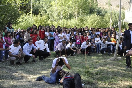 30-31.07.2010 tarihlerinde Yüksekva'da dünya evine giren bazı çiftlerimizi sizler için sayfamıza taşıdık