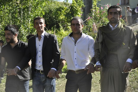 30-31.07.2010 tarihlerinde Yüksekva'da dünya evine giren bazı çiftlerimizi sizler için sayfamıza taşıdık