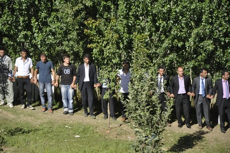 30-31.07.2010 tarihlerinde Yüksekva'da dünya evine giren bazı çiftlerimizi sizler için sayfamıza taşıdık