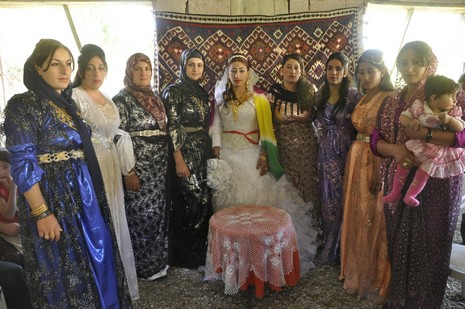 30-31.07.2010 tarihlerinde Yüksekva'da dünya evine giren bazı çiftlerimizi sizler için sayfamıza taşıdık