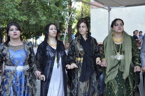 30-31.07.2010 tarihlerinde Yüksekva'da dünya evine giren bazı çiftlerimizi sizler için sayfamıza taşıdık