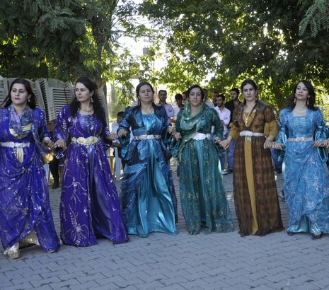 30-31.07.2010 tarihlerinde Yüksekva'da dünya evine giren bazı çiftlerimizi sizler için sayfamıza taşıdık