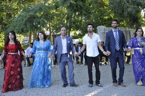 30-31.07.2010 tarihlerinde Yüksekva'da dünya evine giren bazı çiftlerimizi sizler için sayfamıza taşıdık