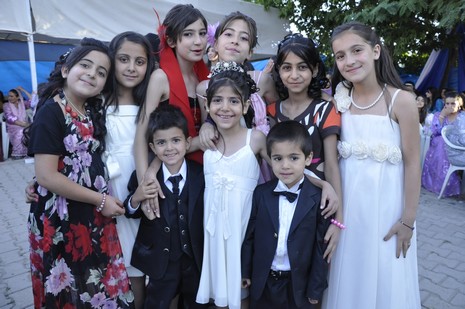 30-31.07.2010 tarihlerinde Yüksekva'da dünya evine giren bazı çiftlerimizi sizler için sayfamıza taşıdık