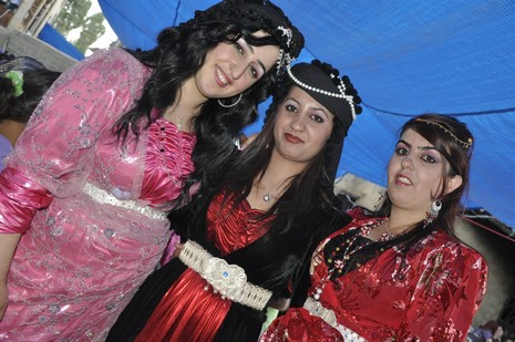 30-31.07.2010 tarihlerinde Yüksekva'da dünya evine giren bazı çiftlerimizi sizler için sayfamıza taşıdık