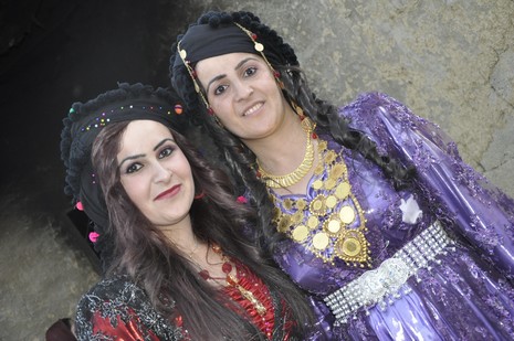 30-31.07.2010 tarihlerinde Yüksekva'da dünya evine giren bazı çiftlerimizi sizler için sayfamıza taşıdık