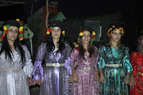 30-31.07.2010 tarihlerinde Yüksekva'da dünya evine giren bazı çiftlerimizi sizler için sayfamıza taşıdık